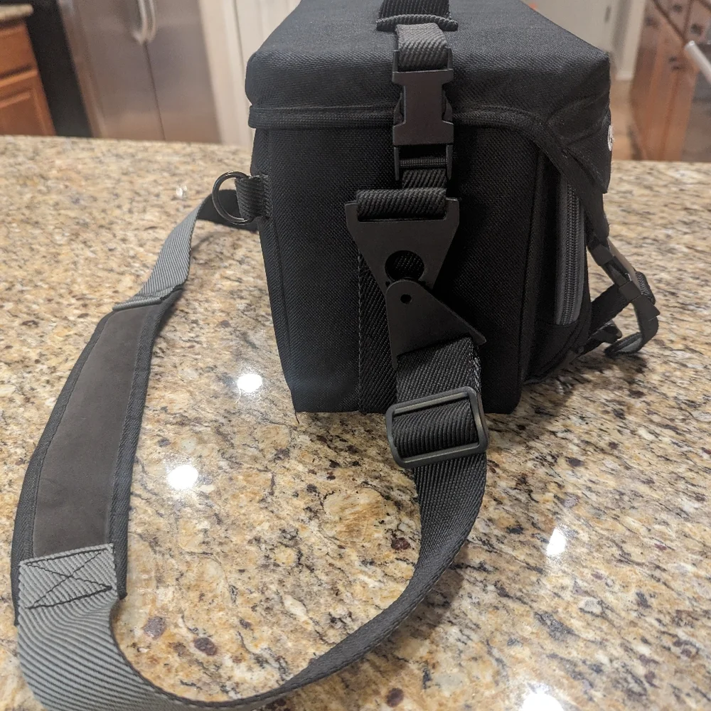 Vintage Quantaray Heavy Duty Professional Black Camera Bag W Adj Shoulder Strap
